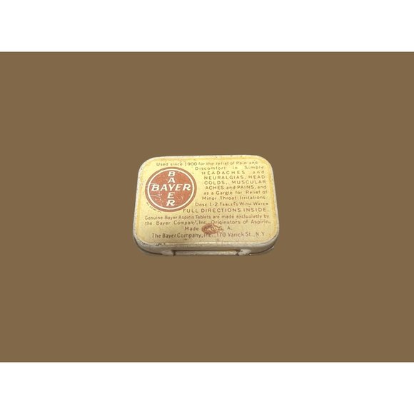 Vintage Bayer Aspirin Tablet hinged metal tin 15 cents held 12 tablets hinged - Picture 2 of 3